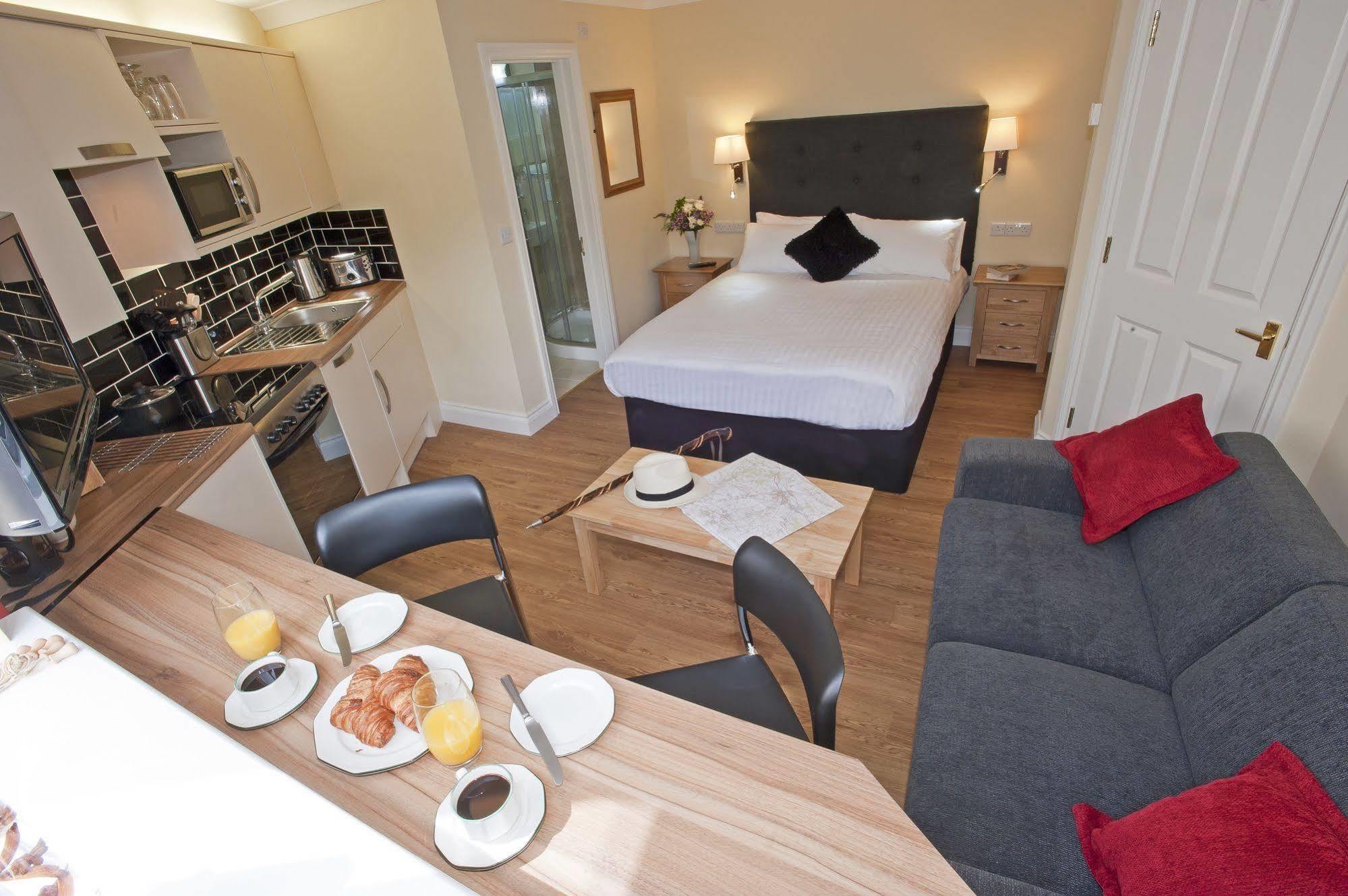 Peartree Serviced Apartments Salisbury Buitenkant foto