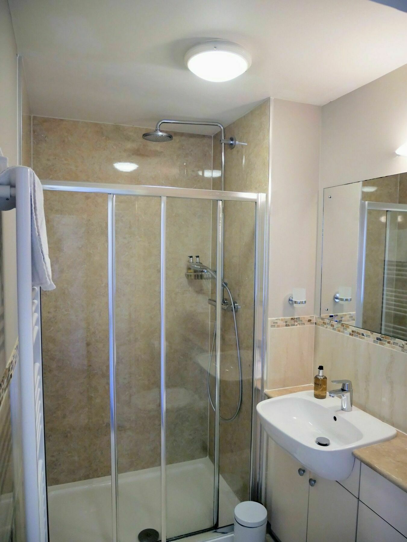 Peartree Serviced Apartments Salisbury Buitenkant foto